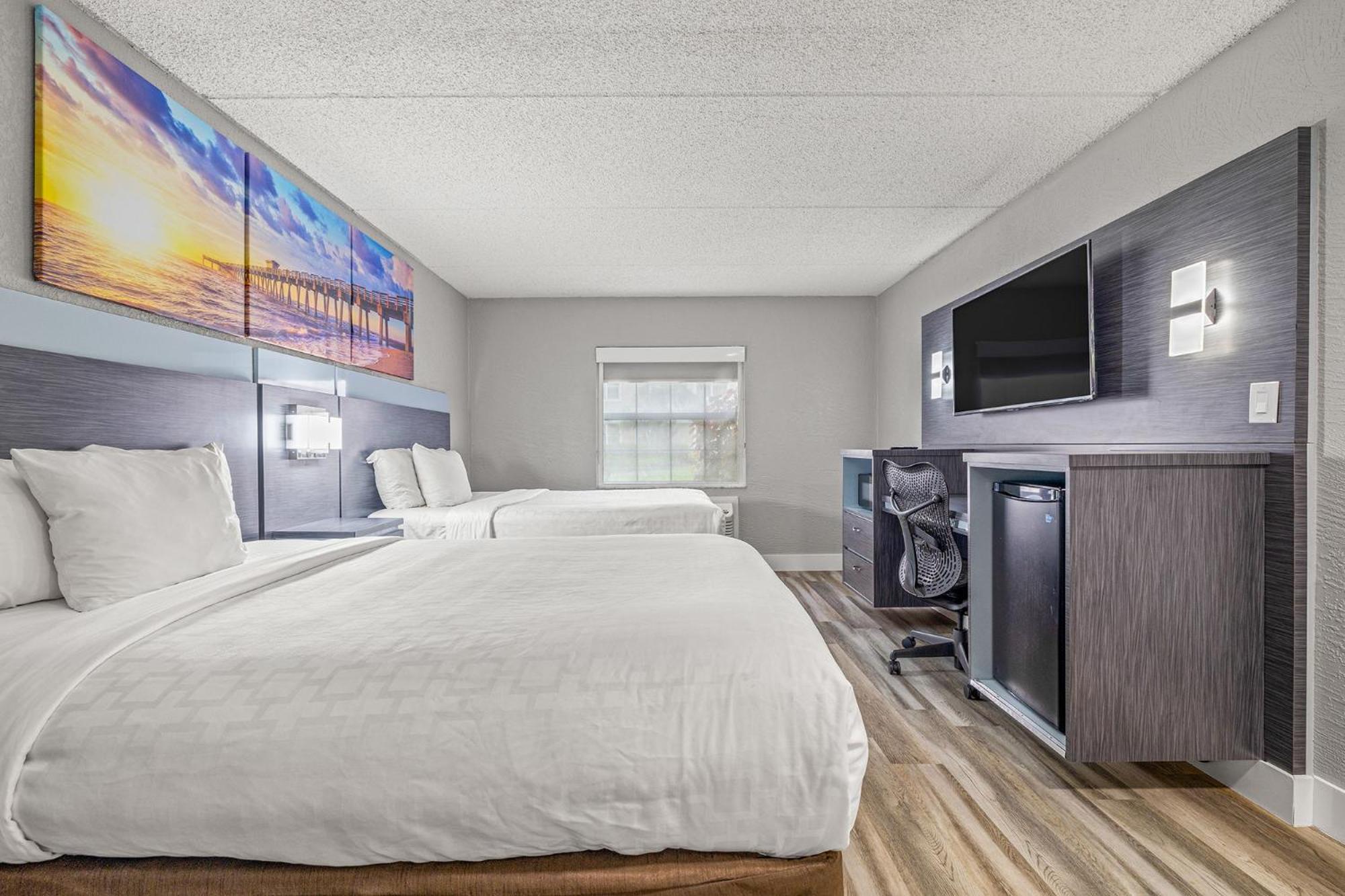 Queen Room with Two Queen Beds - Non-Smoking