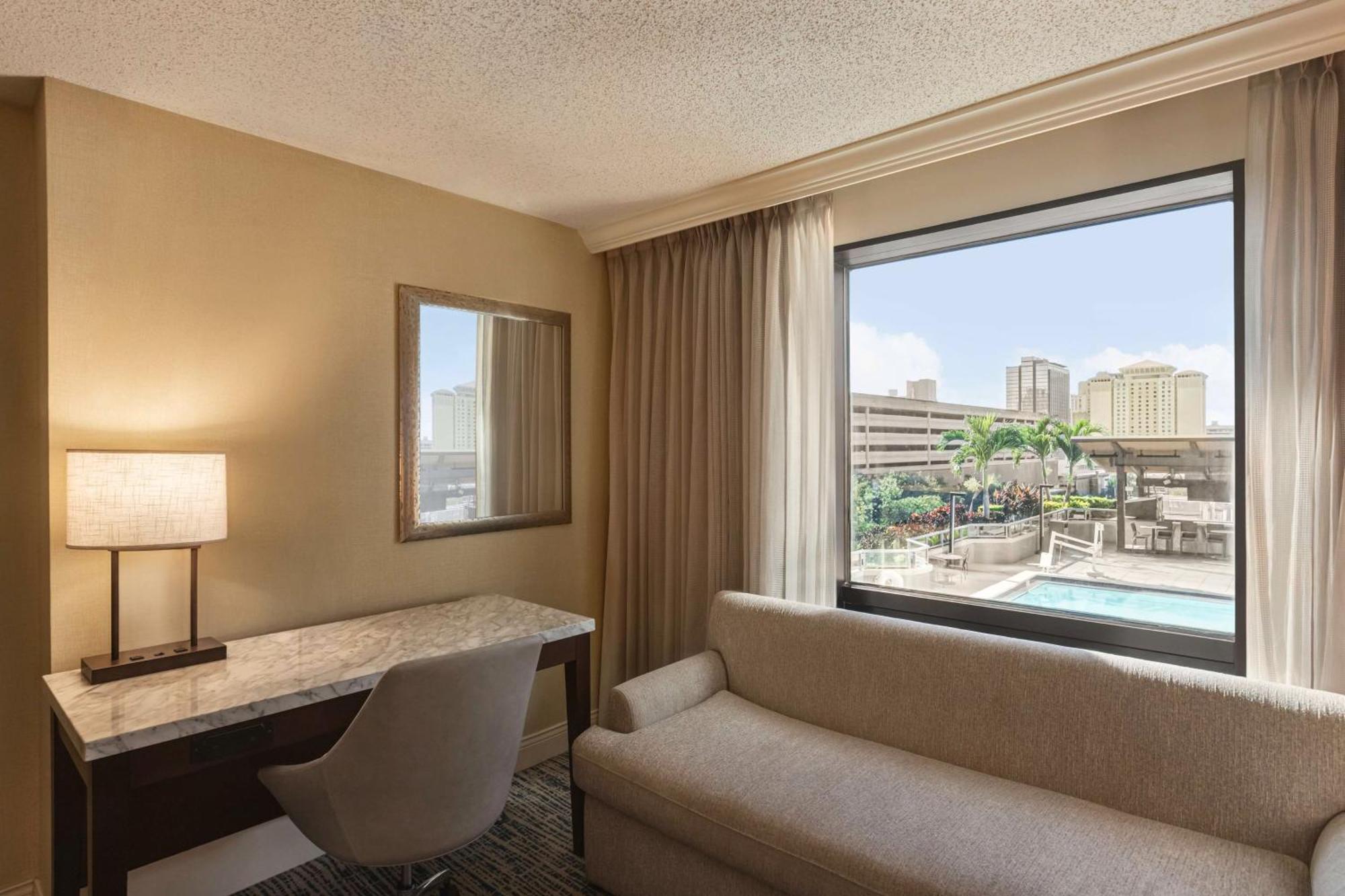 King Room Pool View,1657161987:JPEG