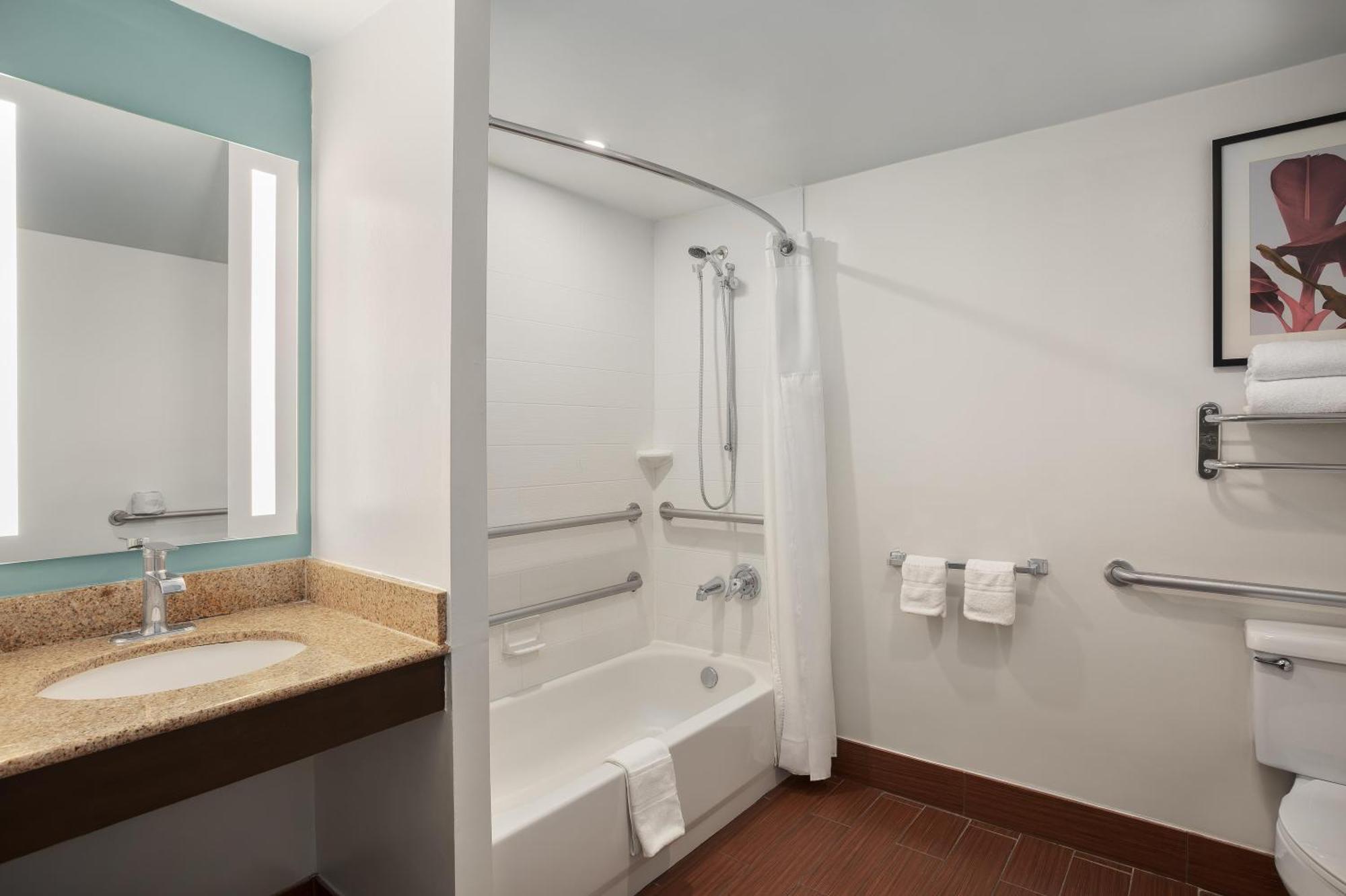 King Room with Accessible Tub - Mobility Access,1742649071:JPEG