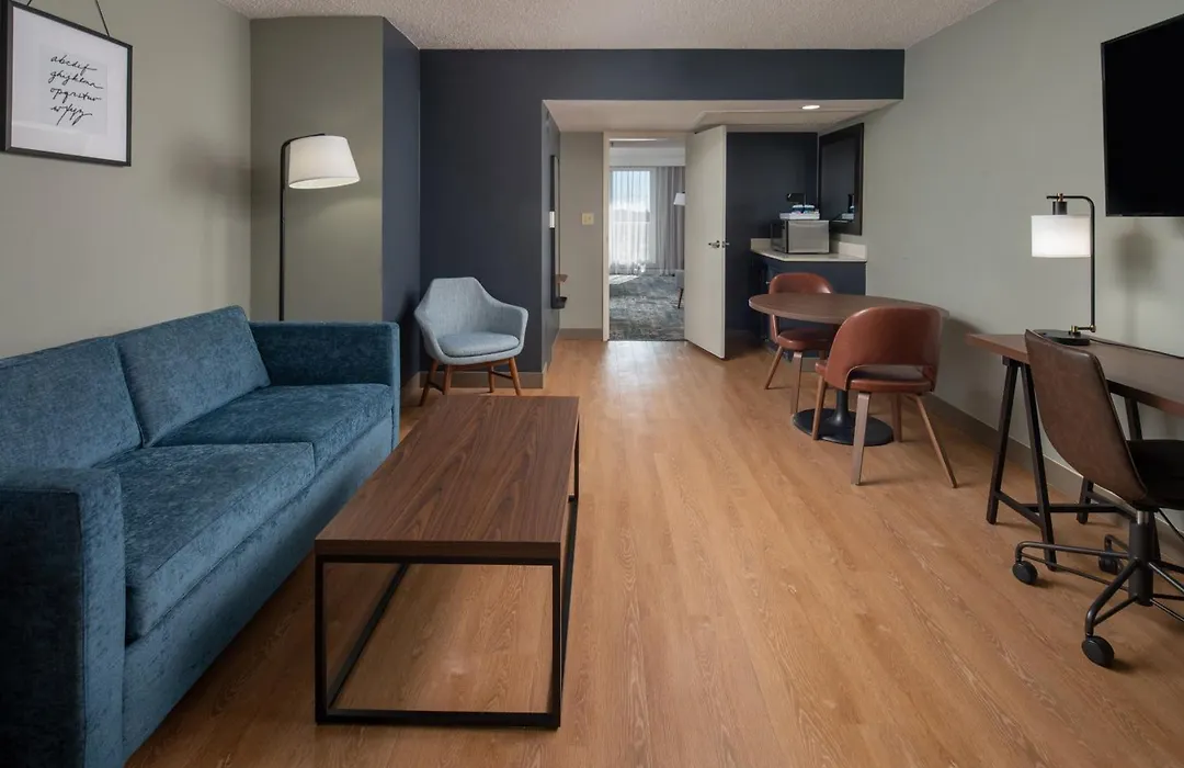 Four Points By Sheraton Suites Tampa Airport Westshore-1